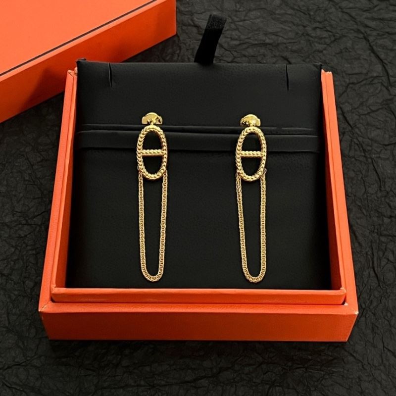 H**me5 earrings